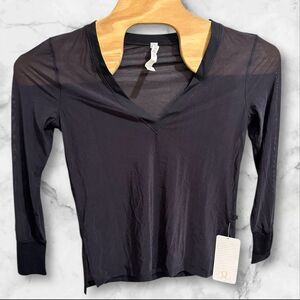 Lululemon Get Low Long Tee Size 4 black Mesh Breathable Light Weight New W/ Tags